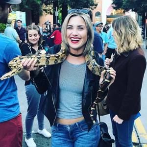 Meet your Posher, Cayla